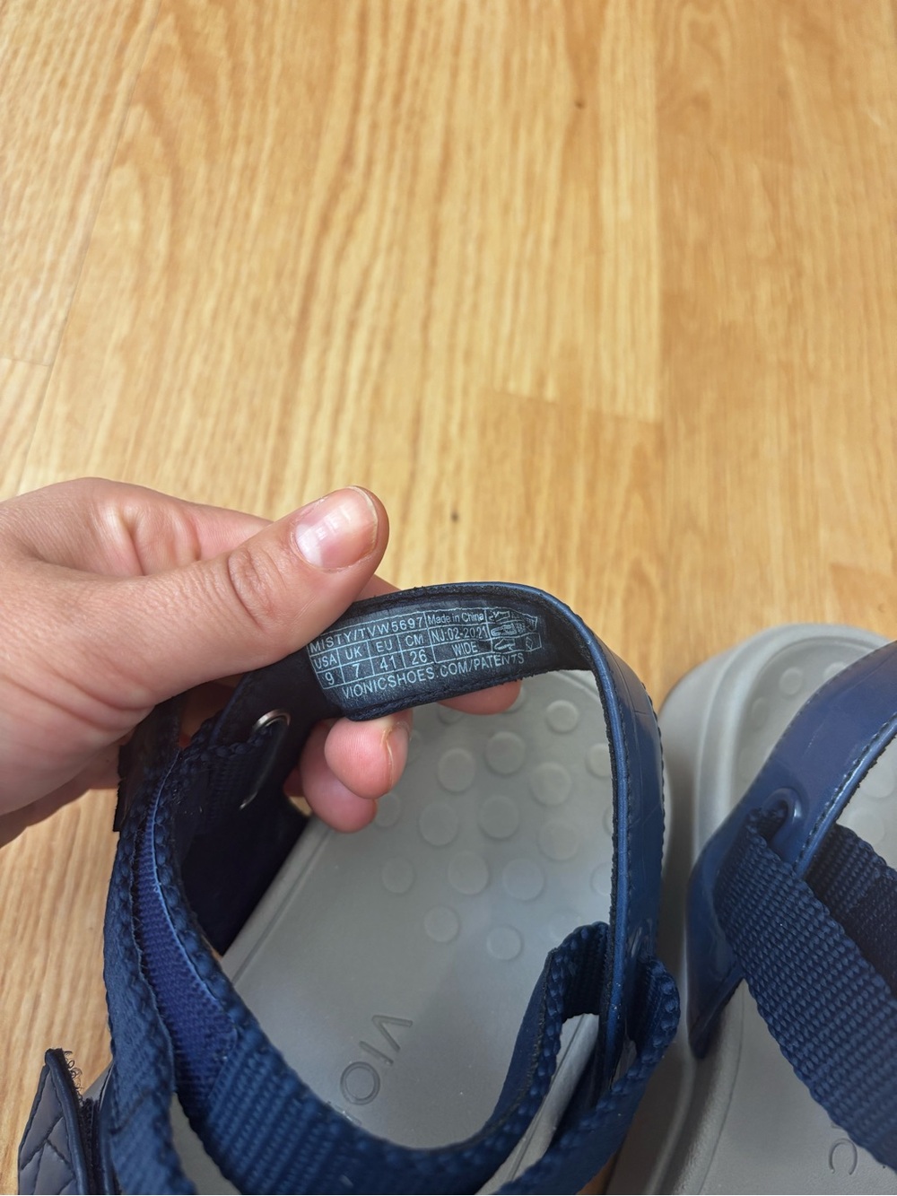 Vionic adjustable navy croc embossed strap sandals sz 9 support walking comfort - Picture 3 of 6